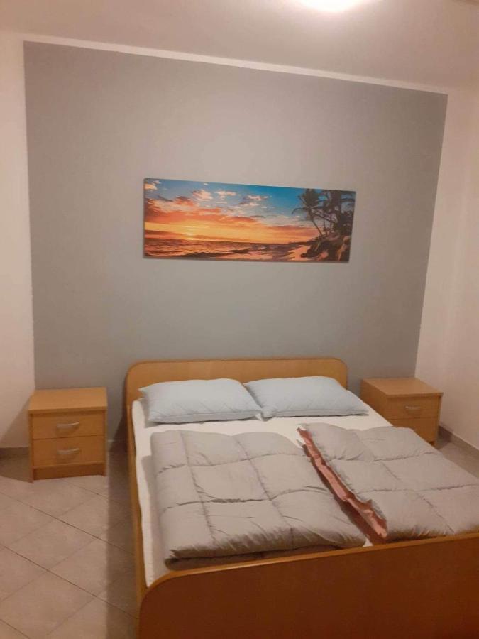 Apartments Felicce Banjol Exterior photo